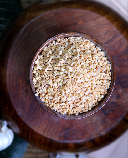Dehydrated garlic chopped